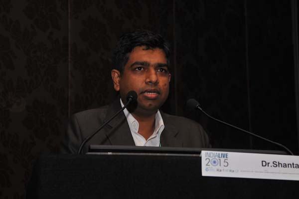 Dr Shantanu Deshpande presenting at the INDIA LIVE 2015 conference podium